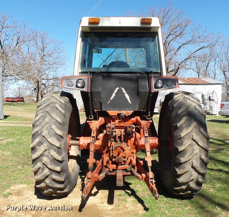 image for item DA2575 1976 International 1086 tractor