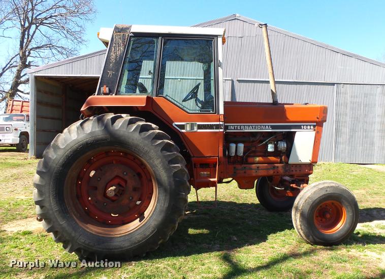 image for item DA2575 1976 International 1086 tractor