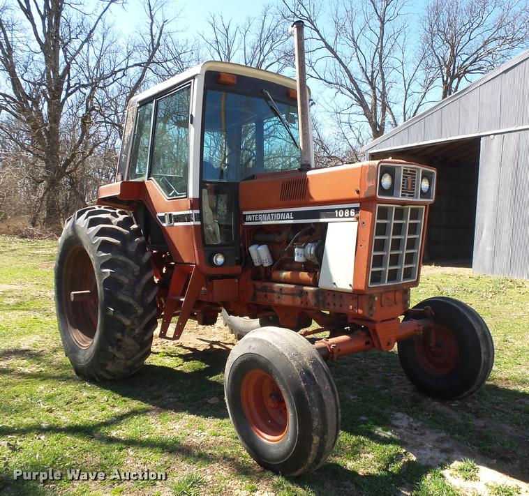 image for item DA2575 1976 International 1086 tractor