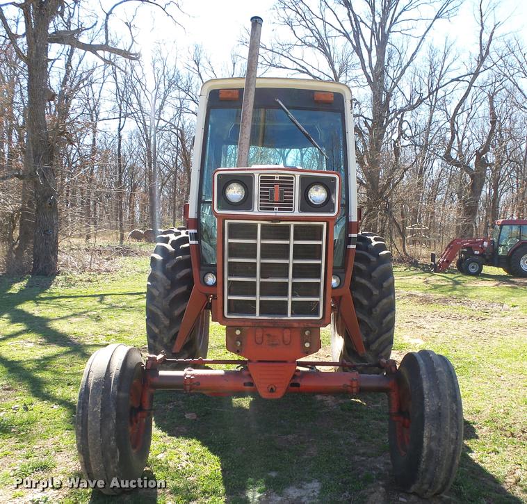 image for item DA2575 1976 International 1086 tractor