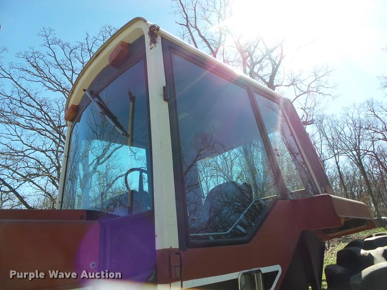 image for item DA2575 1976 International 1086 tractor
