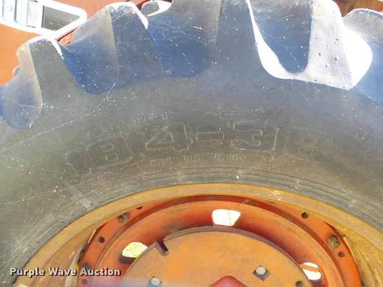 image for item DA2575 1976 International 1086 tractor