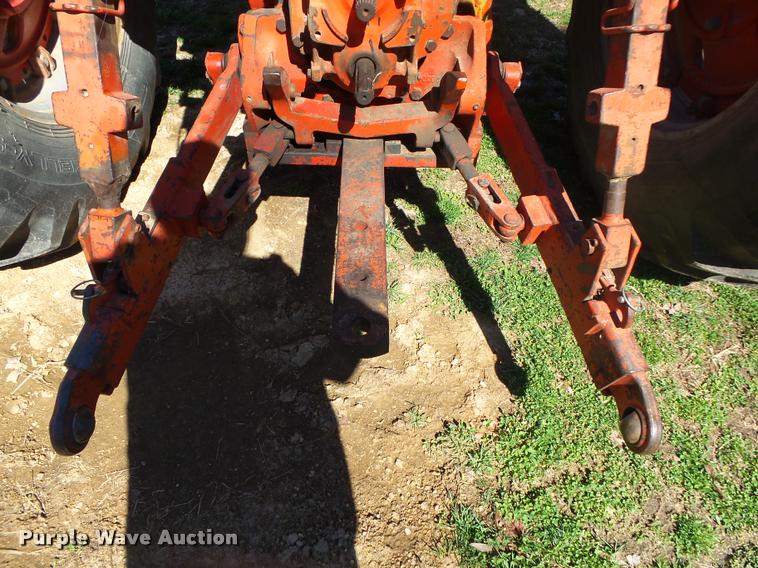 image for item DA2575 1976 International 1086 tractor