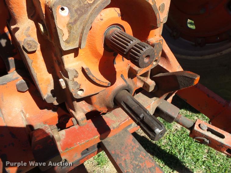 image for item DA2575 1976 International 1086 tractor