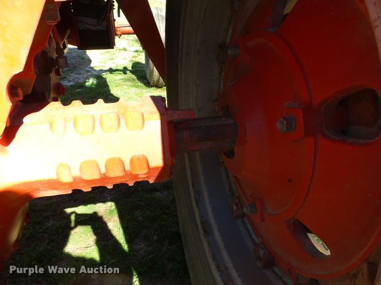 image for item DA2575 1976 International 1086 tractor