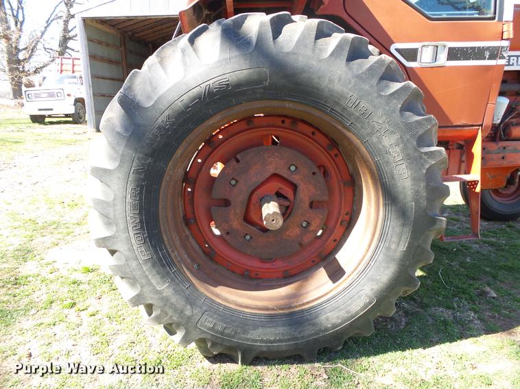 image for item DA2575 1976 International 1086 tractor