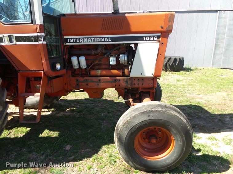 image for item DA2575 1976 International 1086 tractor