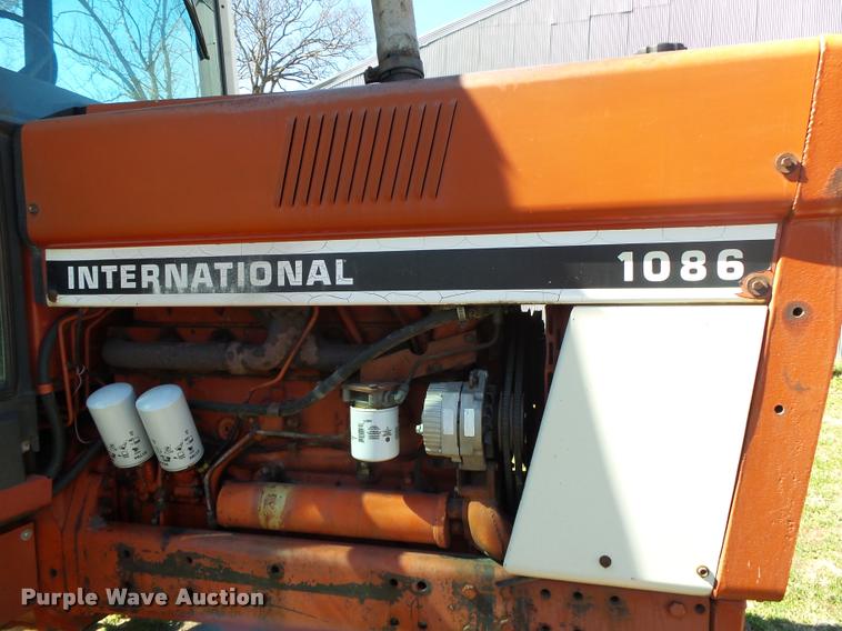 image for item DA2575 1976 International 1086 tractor