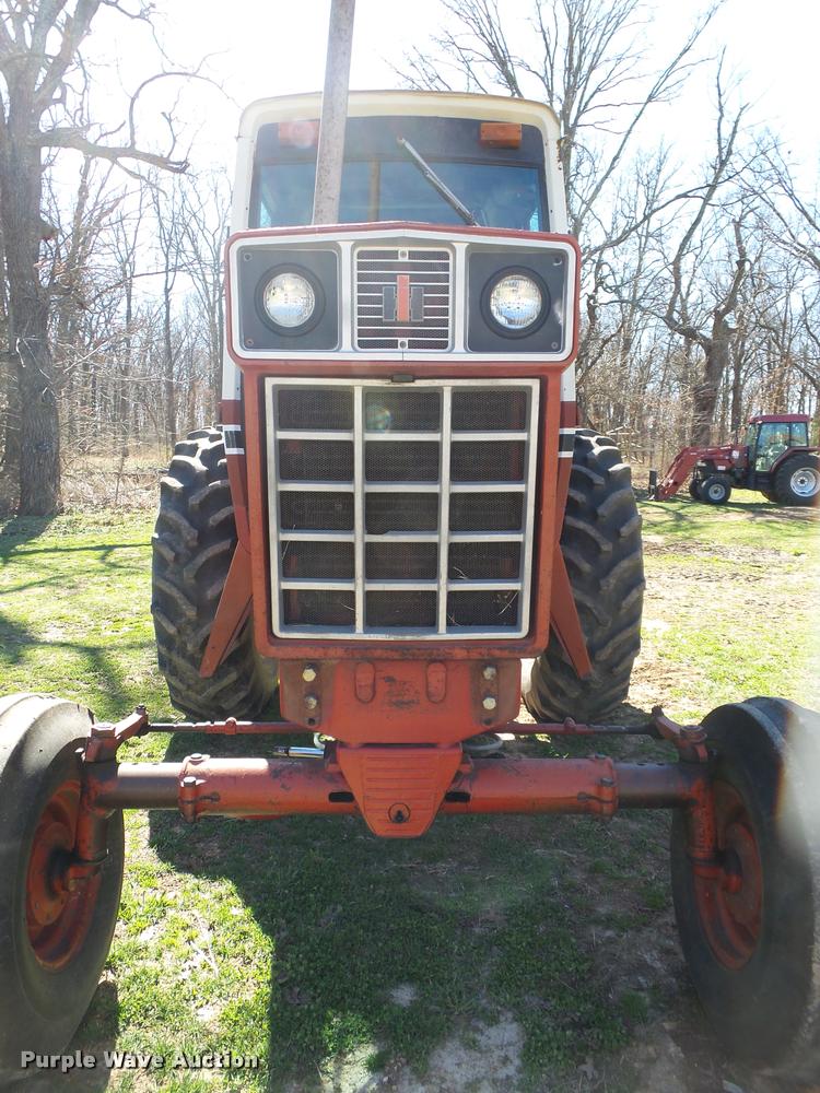 image for item DA2575 1976 International 1086 tractor