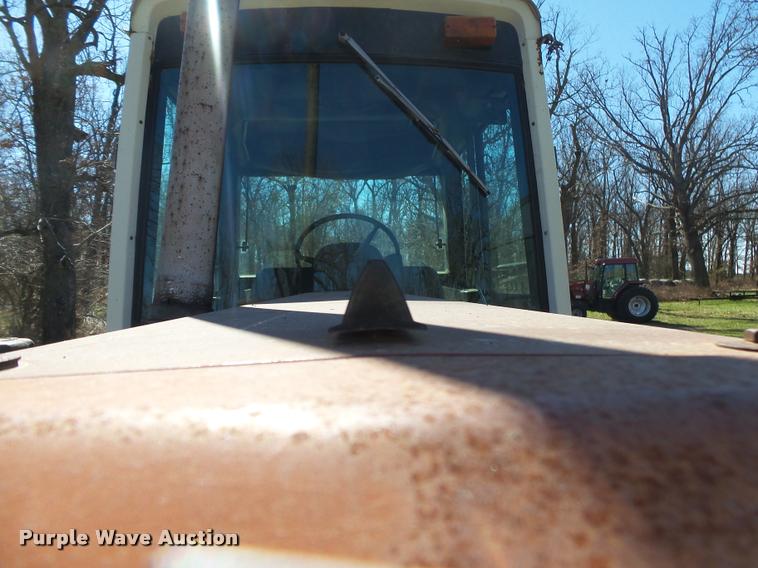 image for item DA2575 1976 International 1086 tractor