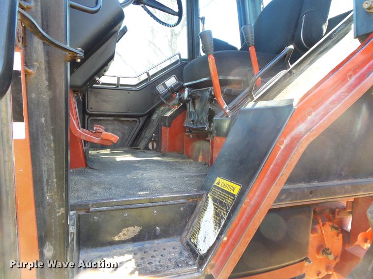 image for item DA2575 1976 International 1086 tractor