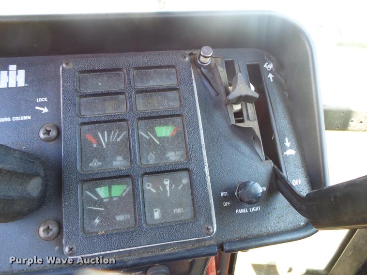 image for item DA2575 1976 International 1086 tractor