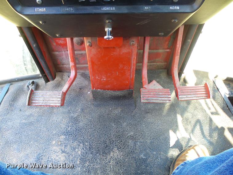 image for item DA2575 1976 International 1086 tractor