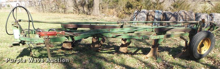 image for item DA2576 John Deere five bottom plow