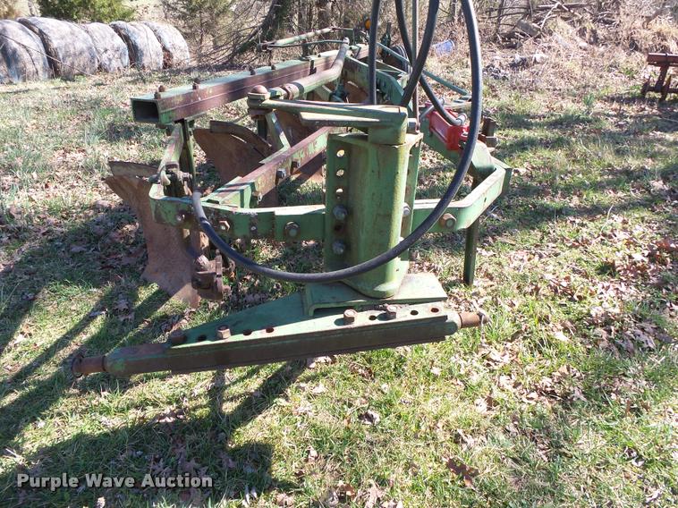 image for item DA2576 John Deere five bottom plow