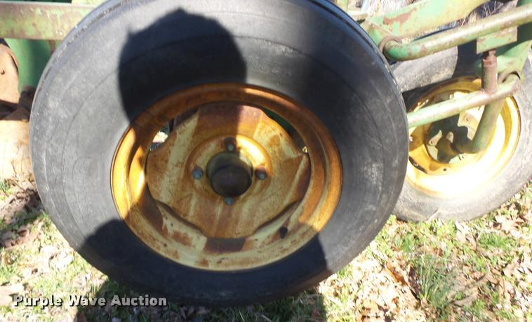 image for item DA2576 John Deere five bottom plow