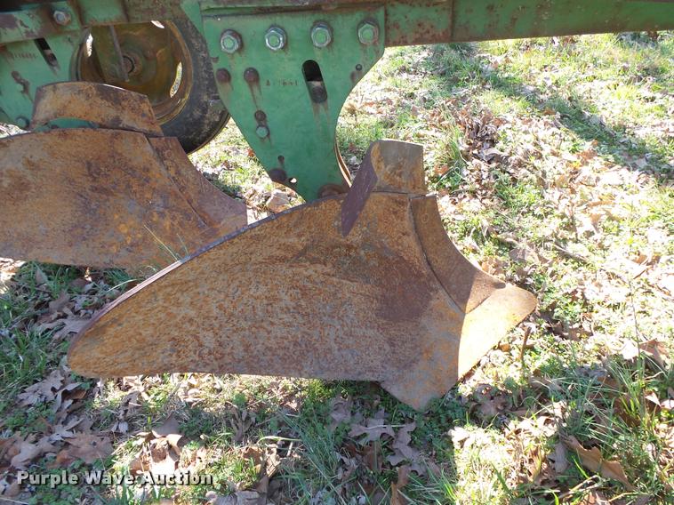 image for item DA2576 John Deere five bottom plow