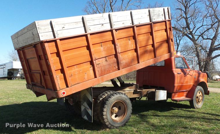 image for item DA2580 1968 Chevrolet C50 grain truck