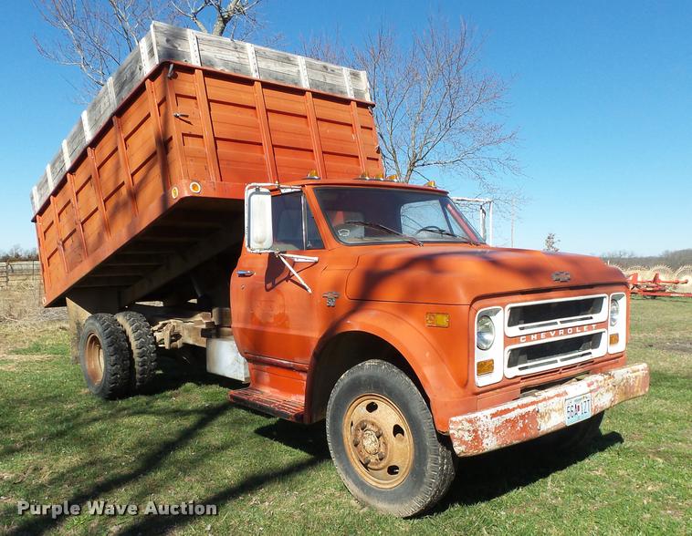 image for item DA2580 1968 Chevrolet C50 grain truck