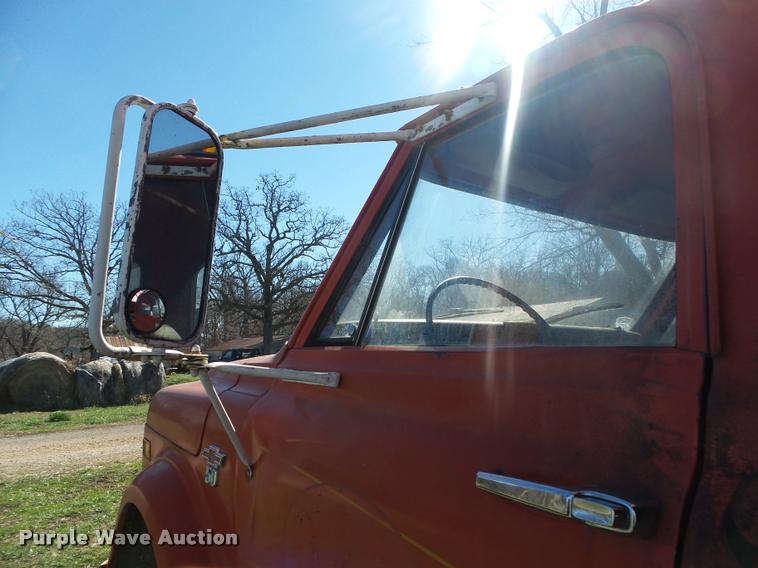 image for item DA2580 1968 Chevrolet C50 grain truck