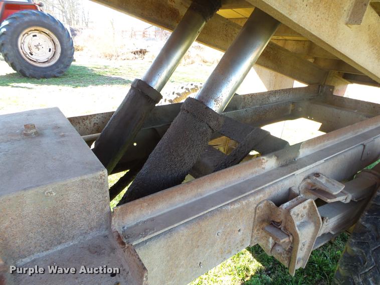 image for item DA2580 1968 Chevrolet C50 grain truck