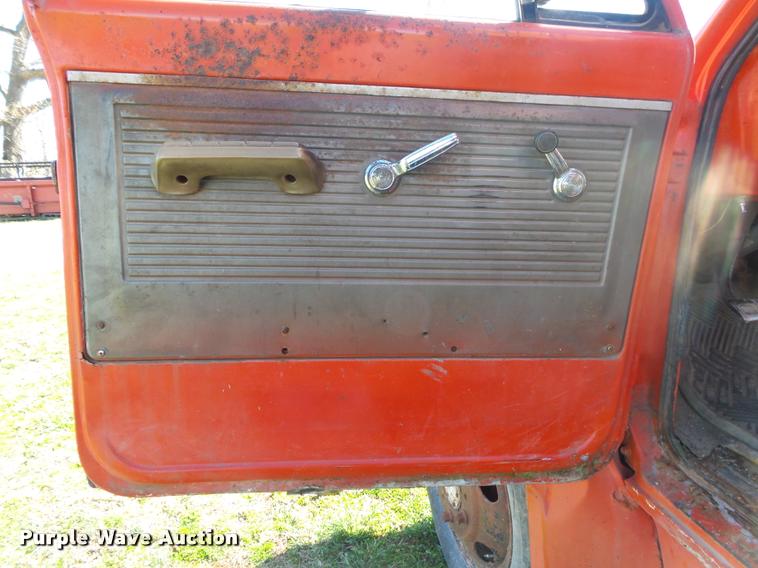 image for item DA2580 1968 Chevrolet C50 grain truck