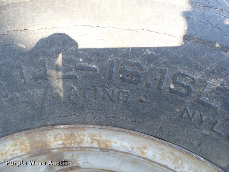 image for item DA2581 1978 Massey-Ferguson 2775 tractor