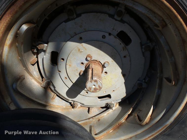 image for item DA2581 1978 Massey-Ferguson 2775 tractor