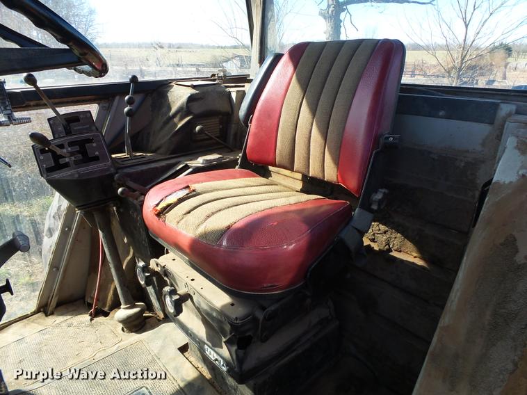 image for item DA2581 1978 Massey-Ferguson 2775 tractor