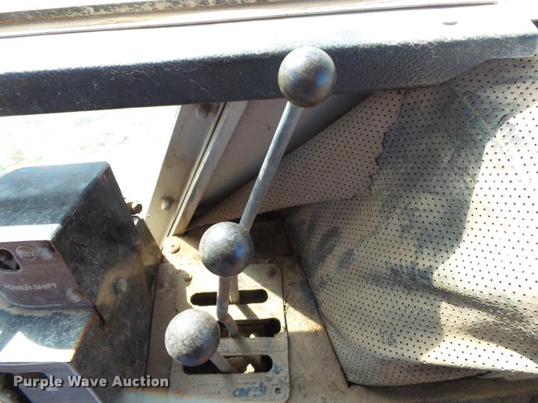 image for item DA2581 1978 Massey-Ferguson 2775 tractor