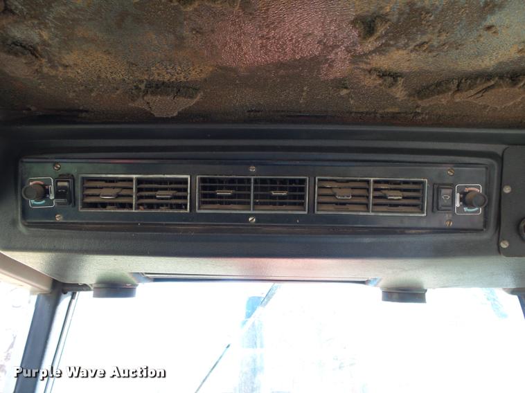 image for item DA2581 1978 Massey-Ferguson 2775 tractor