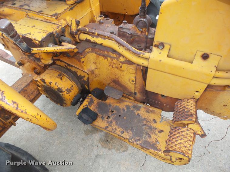 image for item DA7428 International 2404 LoBoy tractor