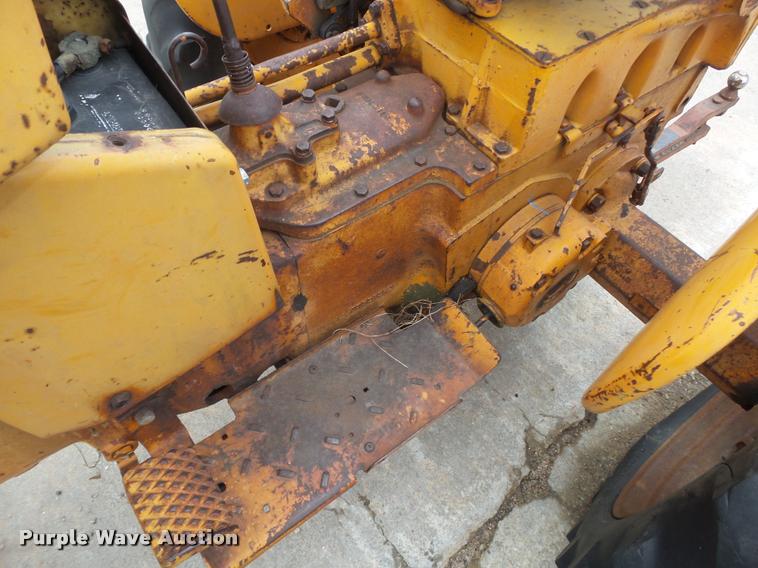 image for item DA7428 International 2404 LoBoy tractor