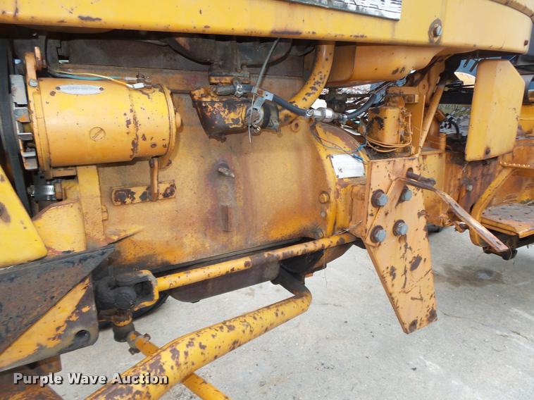 image for item DA7428 International 2404 LoBoy tractor