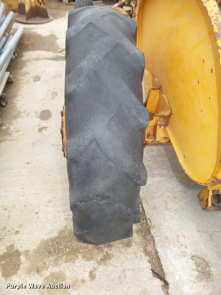 image for item DA7428 International 2404 LoBoy tractor