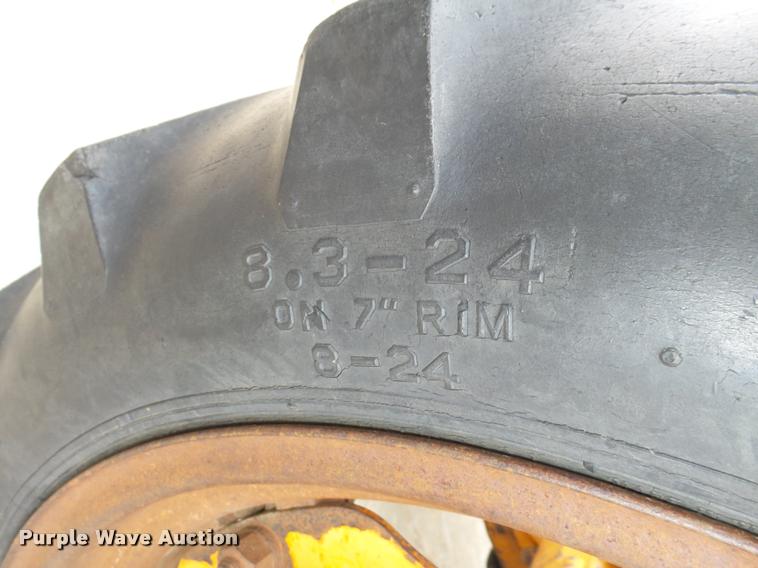 image for item DA7428 International 2404 LoBoy tractor