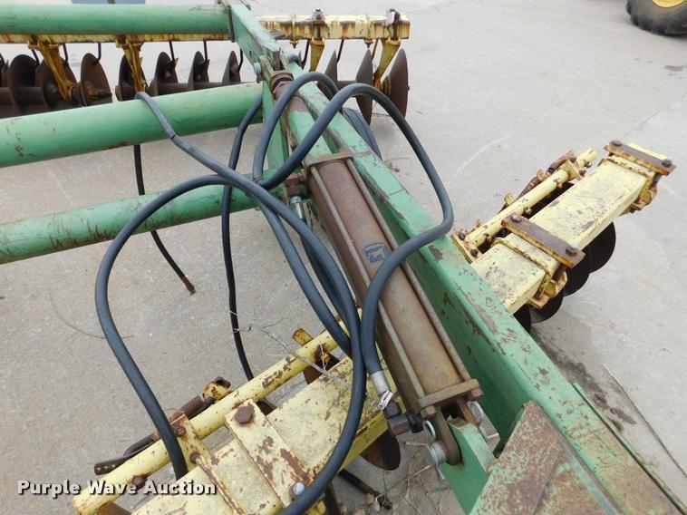 image for item DA7435 John Deere 340 off-set disk