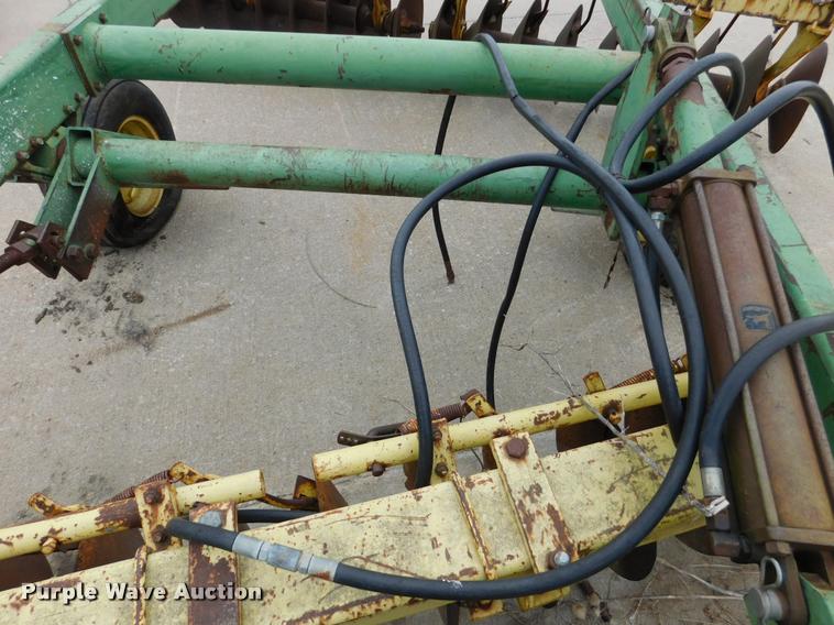 image for item DA7435 John Deere 340 off-set disk