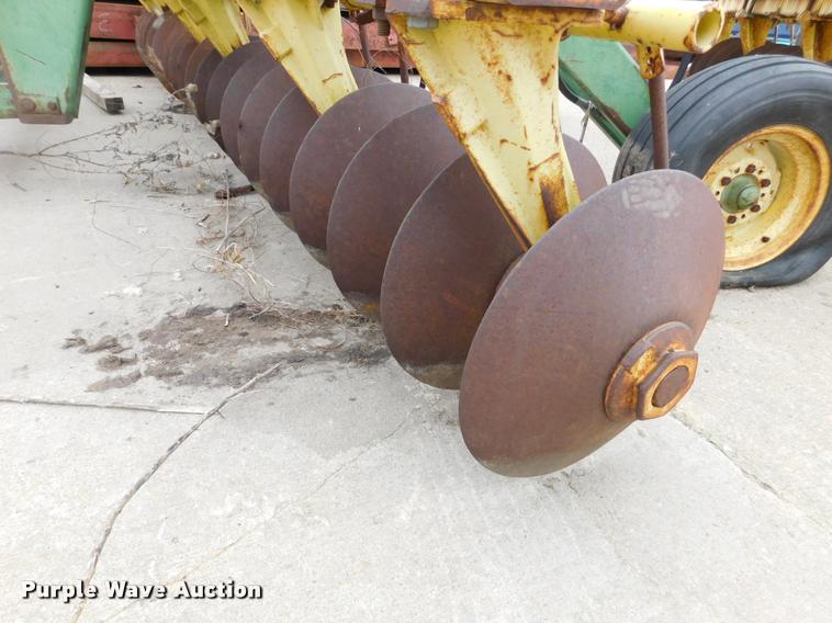 image for item DA7435 John Deere 340 off-set disk