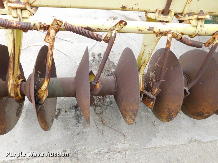 image for item DA7435 John Deere 340 off-set disk