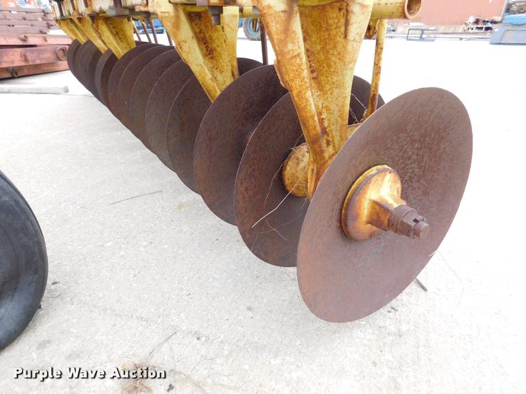 image for item DA7435 John Deere 340 off-set disk