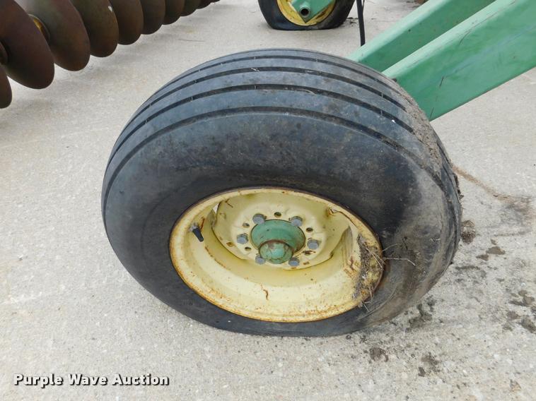 image for item DA7435 John Deere 340 off-set disk
