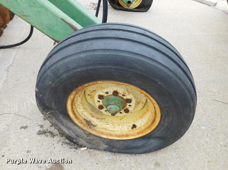 image for item DA7435 John Deere 340 off-set disk