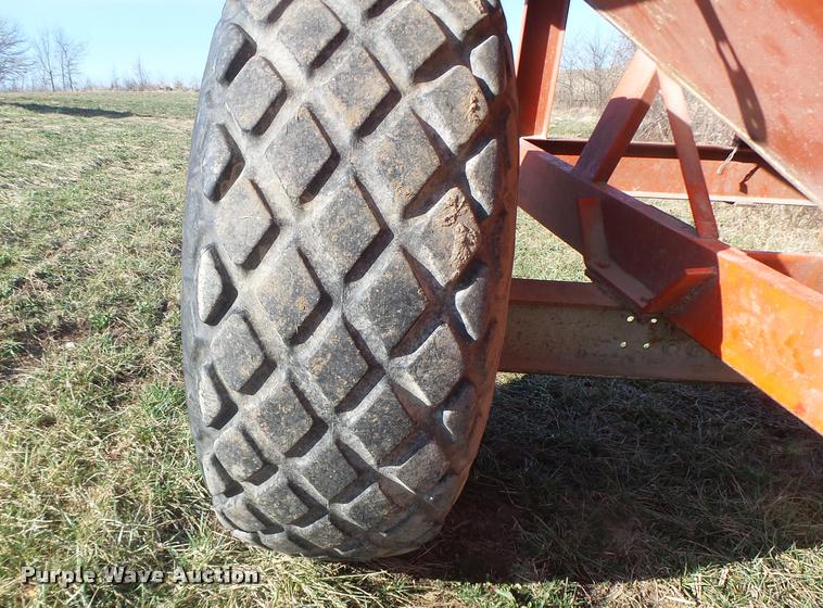 image for item DA9419 Killbros 475 grain cart