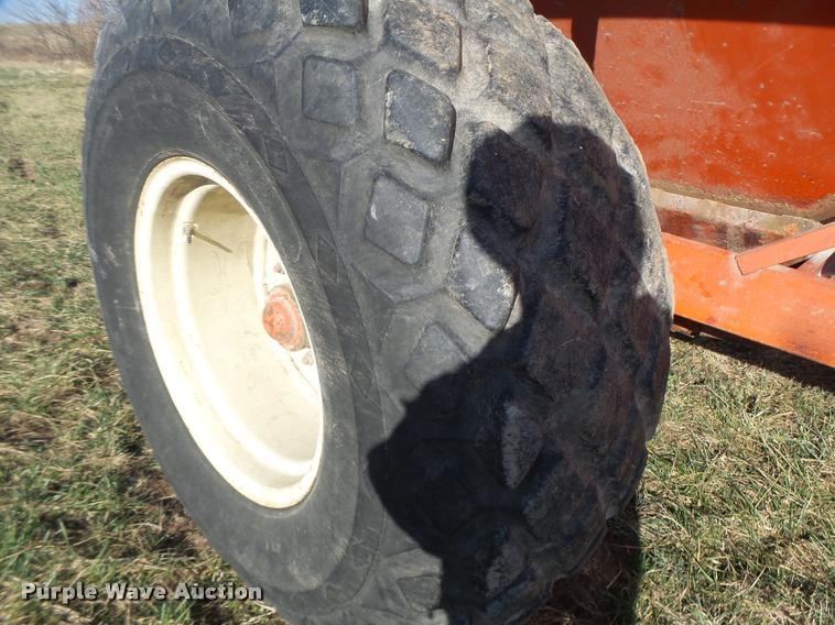 image for item DA9419 Killbros 475 grain cart