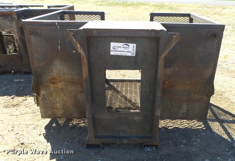 image for item DB1942 Steel man basket