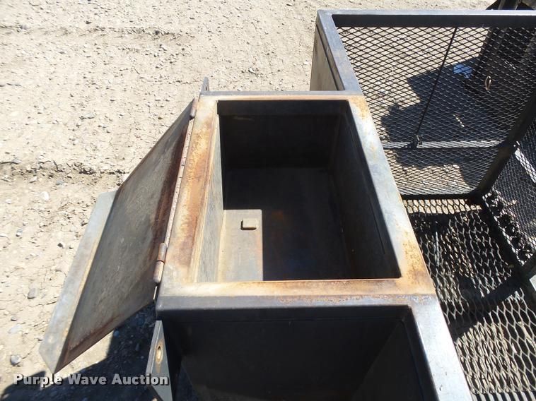 image for item DB1942 Steel man basket