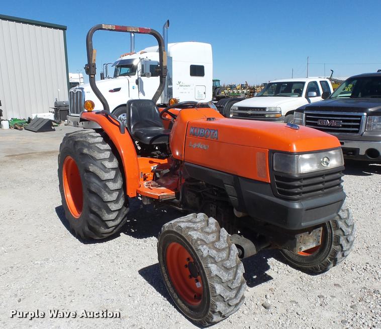 image for item DB1943 Kubota L4400 MFWD tractor