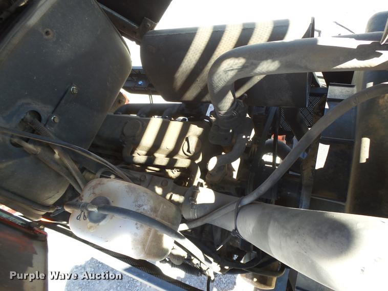 image for item DB1943 Kubota L4400 MFWD tractor