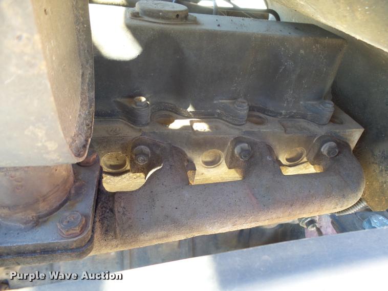 image for item DB1943 Kubota L4400 MFWD tractor